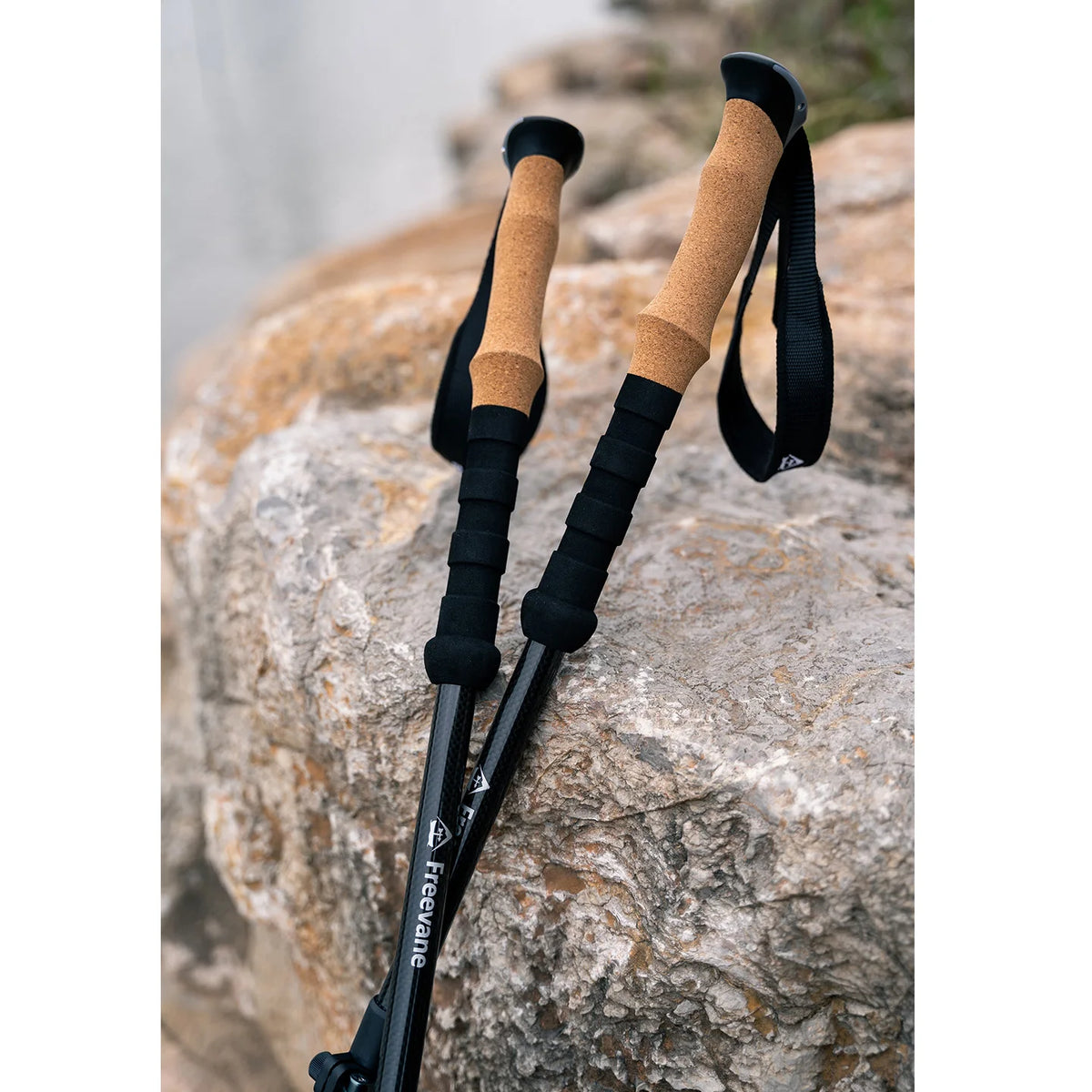 Carbon Trekking Poles, Cork Grip — Z-Fold to 37 cm, 113 to 135 cm, 207 g Each, Pair