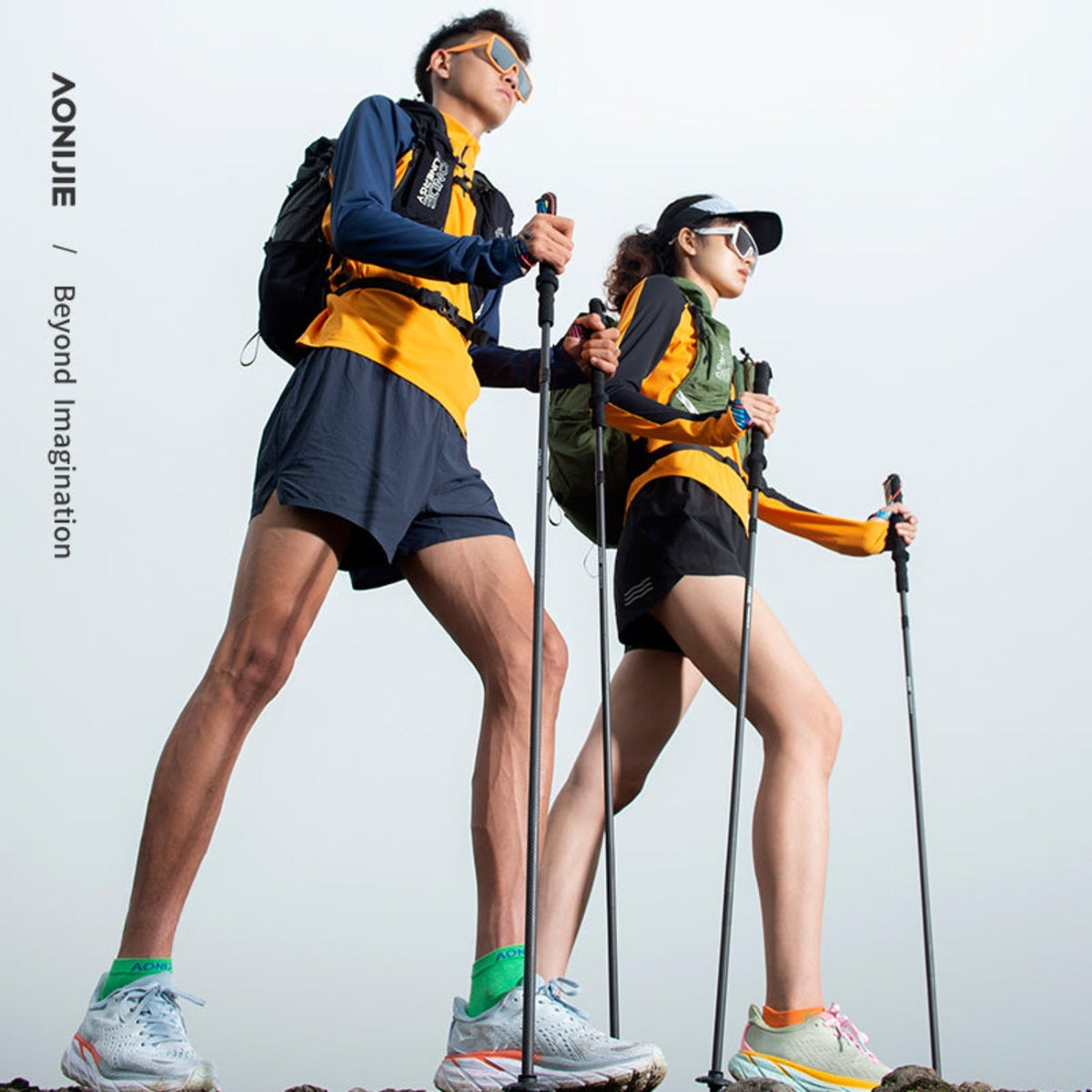 AONIJIE E4204 Carbon Z-Fold Trekking Poles — Pair, Fixed Length, Folds to About 30 cm, 131 g a Pole